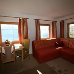 Tom By Interhome Schlitters