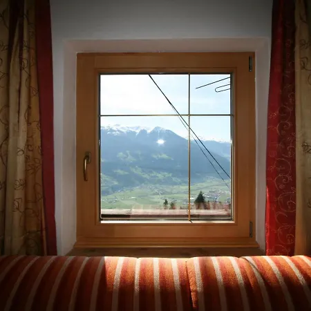 Tom By Interhome * Schlitters